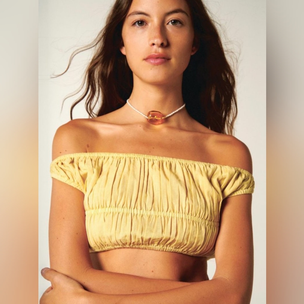 Gimaguas Yellow Off-Shoulder Crop Top